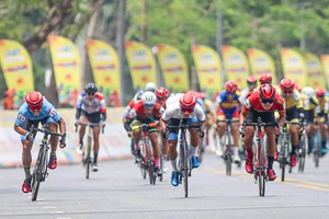 Nguyệt Minh hẹp cửa “đua” áo xanh khi Tấn Hoài thắng như chẻ tre