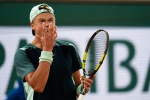 Hiện tượng Pháp mở rộng bị “soi” vì đuổi mẹ