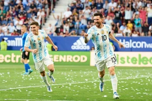Messi tái lập kỷ lục sau 80 năm