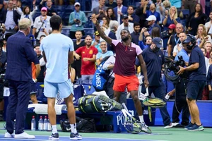 Alcaraz lạnh lùng kết liễu "giấc mơ hơn nửa thế kỷ" của Tiafoe