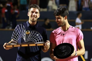 Số 2 thế giới Alcaraz gục ngã tại Rio Open