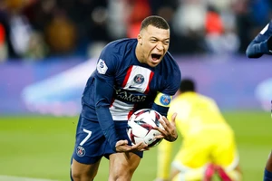 Mbappe xô đổ kỷ lục trước đại chiến đấu Bayern