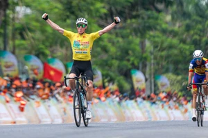 Cúp Truyền Hình: Khi áo vàng lấy tấn công làm phòng thủ