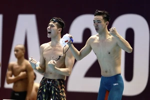 Đội bơi tiếp sức đoạt “vàng” ngoạn mục, Phạm Thanh Bảo phá kỷ lục SEA Games