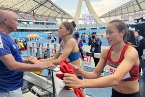 Clip VĐV nhiễm COVID đoạt HCV khiến nhà vô địch SEA Games bật khóc