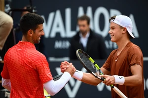 Djokovic bị loại sốc tại Rome Masters