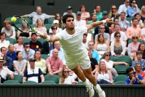 Số 1 thế giới thua set đầu tiên ở Wimbledon