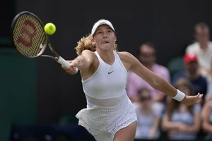 Tay vợt tuổi teen trả giá cho sự bốc đồng