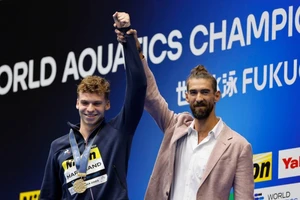 “Ngư lôi Pháp” xô đổ kỷ lục tồn tại 15 năm của Michael Phelps
