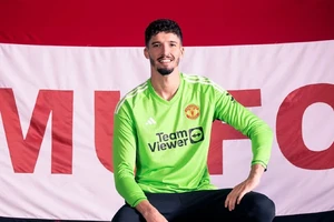 Manchester United chiêu mộ thủ thành mới từ Fenerbahce