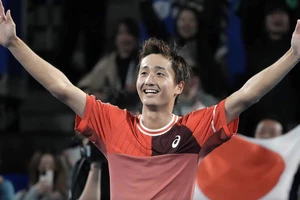 Mochizuki tiếp tục gây sốc tại giải Nhật Bản mở rộng