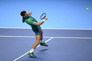 Sinner "kéo" Djokovic cùng vào bán kết ATP Finals