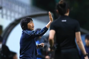 Bị cấm chỉ đạo hai trận, HLV Kim Chi đâm đơn khiếu nại