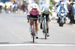 Bé Hồng chiến thắng ở chặng đua đạt tốc độ cao kỷ lục Biwase Cup