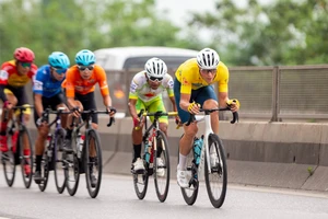 Clip Igor Frolov vượt lên chiếm áo vàng Cúp Truyền Hình