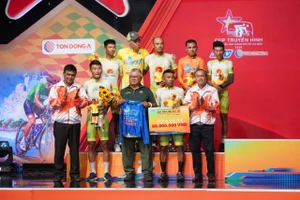 CLB xe đạp Tập Đoàn Lộc Trời An Giang thử sức tại sân chơi quốc tế