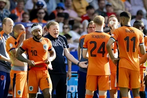 HLV Hà Lan Koeman “bốc hỏa” bởi câu hỏi thiếu tế nhị