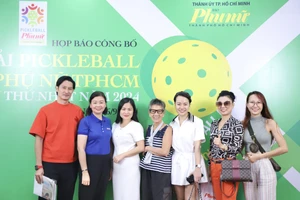 Tài tử Huy Khánh cùng vợ đấu giải Pickleball Báo Phụ Nữ TP.HCM