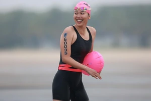 Ánh Viên vô đối dưới nước… lặn mất tăm trên cạn