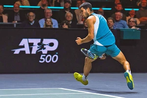 Alcaraz giành quyền tranh chức vô địch với đối thủ người Úc