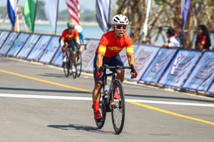 Trò chuyện với nữ lực sĩ Tôn Hoàng Khánh Lan giành HCV xe đạp châu Á 