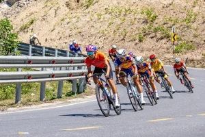 Clip Các tay đua đổ đèo Phượng Hoàng