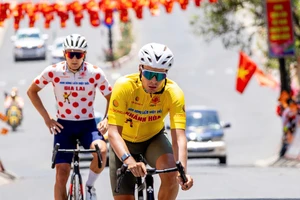 Ngoại binh An Giang Mikhail Fokin thống lĩnh áo vàng Cúp Truyền Hình