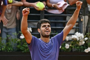 Thăng hạng, Alcaraz thiết lập cuộc hẹn với Musetti