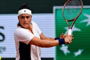 Tay vợt Ons Jabeur gây sốc cho Roland Garros