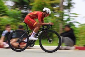 Áo trắng Cúp Truyền Hình Xuân Lộc “khai hỏa” ở giải VĐQG