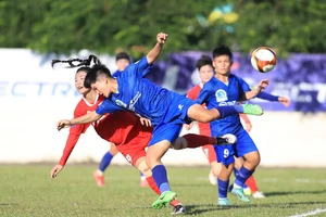 Kịch tính ngày khai mạc giải bóng đá nữ VĐQG 2025