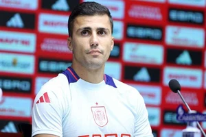 Rodri lần đầu lên tiếng về Quả bóng vàng