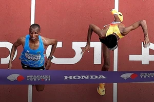 Khoảnh khắc 3% giây quyết định “chiếc HCV marathon vô tiền khoáng hậu”