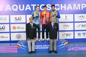 Đoạt thêm HCV 800 m, kình ngư Nguyễn Huy Hoàng lập "cú đúp vàng" châu Á