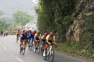 Khuyết Nguyễn Văn Bình, TP.HCM Vinama nan giải bài toán chiến thuật