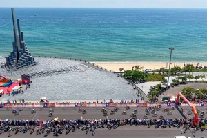 Đại chiến áo xanh nghẹt thở: Marchuk bứt phá, Patterson hụt hơi