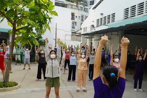 Video: Người bệnh bất ngờ khi được điều trị COVID-19 bằng Đông Tây y kết hợp