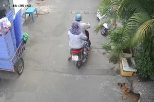 Video: Nữ sinh lớp 11 bị dàn cảnh trộm tài sản ở TP Thủ Đức 