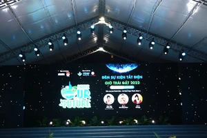 Video: Hơn 80.000 bạn trẻ TP.HCM tắt đèn hưởng ứng sự kiện giờ trái đất 2022