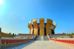 Video: Chiêm ngưỡng Đền thờ Vua Hùng tại Cần Thơ trước ngày khánh thành