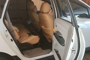 Video: Một phóng viên bị trộm đập cửa ôtô, lấy cắp tài sản