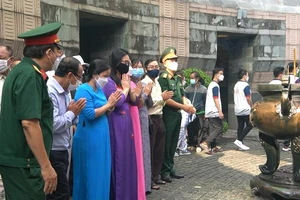 Video: Hàng nghìn người từ khắp nơi đến dâng hương tưởng niệm các vua Hùng tại TP.HCM