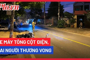 Video: Xe máy tông cột điện, hai người thương vong
