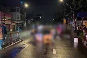 Video: Chở nhau đi chơi, đôi nam nữ thương vong khi va chạm xe tải cẩu