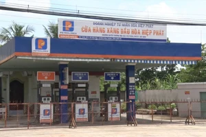 Video: Càng bán càng lỗ, cửa hàng xăng dầu kêu cứu