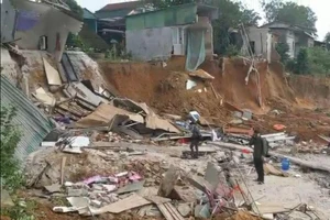 Video: Nhân chứng kể lại giây phút sạt lở làm sập nhà dân, 1 người chết ở Quảng Trị