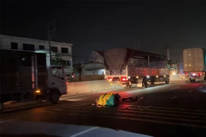 Video: Tông vào đuôi container, người đàn ông chết tại chỗ