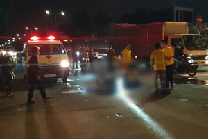 Video: Va chạm giữa xe tải và xe máy, một thanh niên bị cán chết