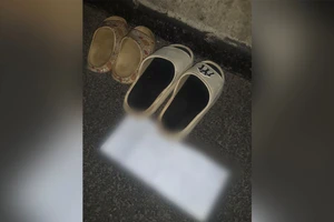 Video: Tìm thấy dép và thư tuyệt mệnh trên cầu nghi của hai cha con mất tích