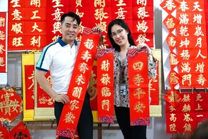 Video: Gia đình 60 năm viết liễn Tết ở TP.HCM 